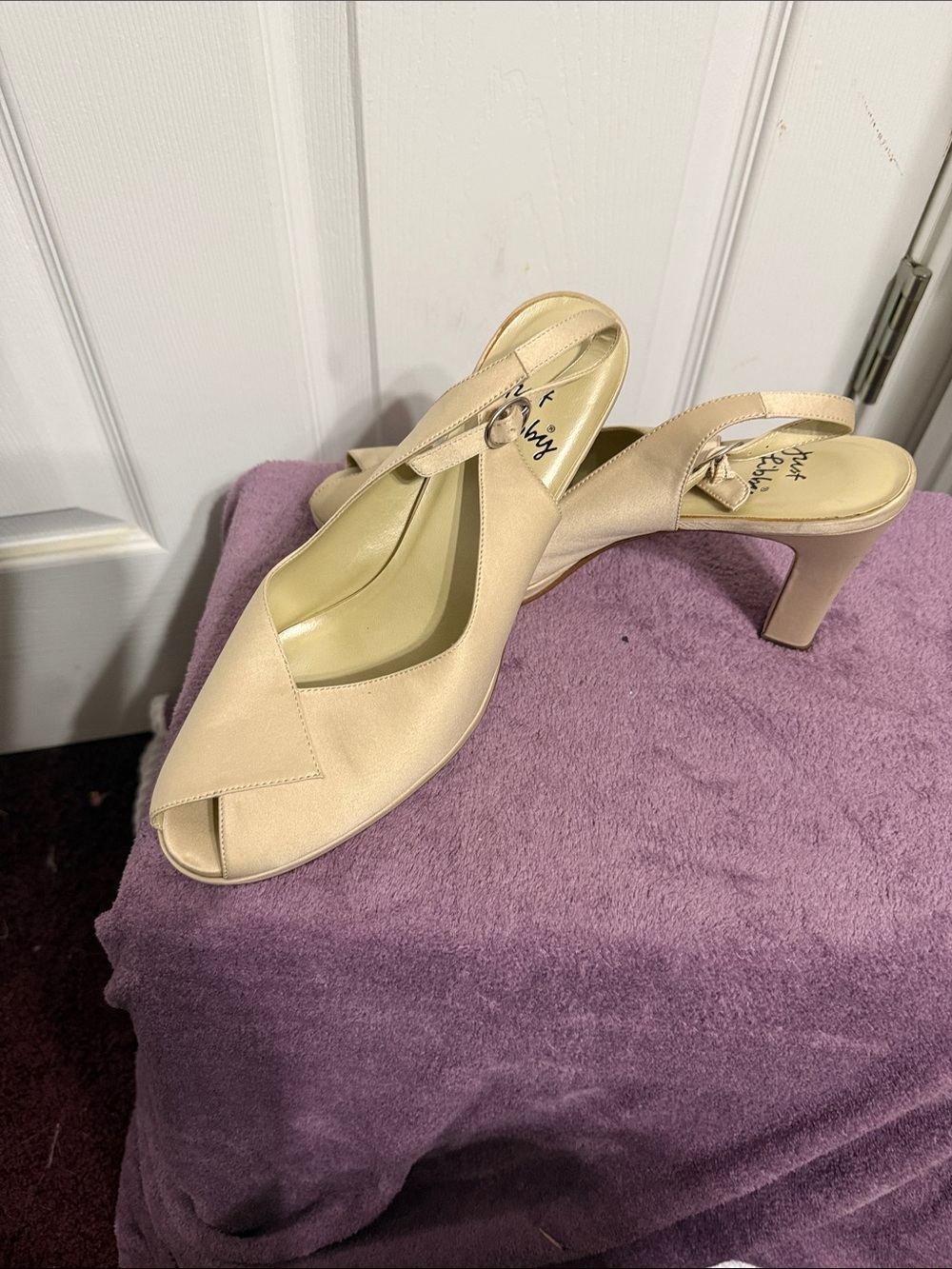 Neutral Beige Slingback Peep-Toe Heels with Mid Heel